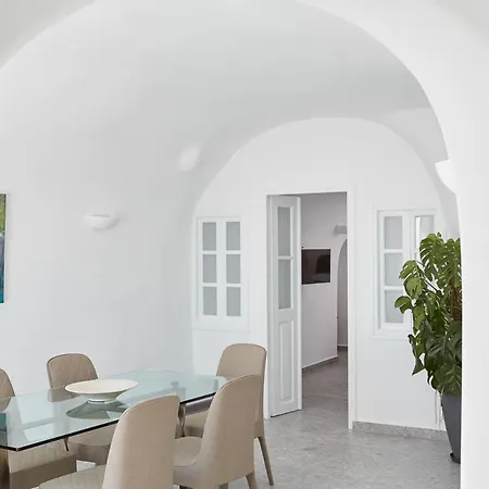Villa Sleeps 7 With Pool And Air Con Firostefani