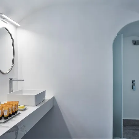 Villa Sleeps 7 With Pool And Air Con Firostefani